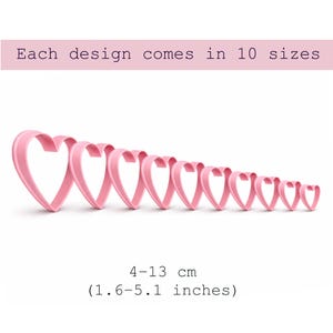 Puede incluir: Un conjunto de diez cortadores de galletas rosas en forma de coraz&oacute;n, con tama&ntilde;os de 4 a 13 cm. La imagen incluye el texto "Cada dise&ntilde;o viene en 10 tama&ntilde;os" y "4-13 cm (1.6-5.1 inches)".
