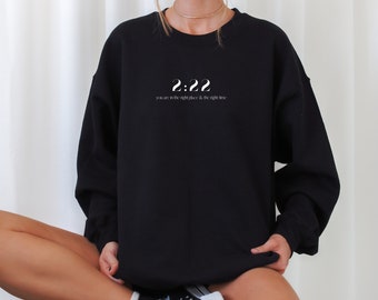 222 Engel Zahlen Sweatshirt | 222 | Manifestation | Positives Zitat | Engel Zahl | Minimalistisches Design | Sweatshirt aus Baumwollmischung mit Rundhalsausschnitt