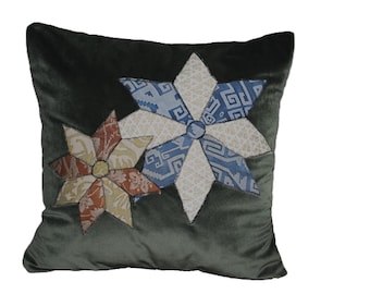 Fortuny Flower gestepptes Dekokissen: Scalamandré-Samt, 45 cm