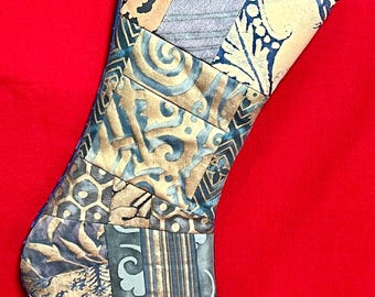 Vintage Fortuny Patchwork - Weihnachtsstrumpf in Blau- und Goldtönen