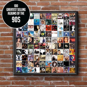 Op de afbeelding: Een ingelijste print met albumhoezen uit de jaren 90. Het zwarte frame bevat een raster van albumkunst, waaronder artiesten als TLC, Will Smith en No Doubt. Een zwarte cirkel linksboven leest "100 Greatest Selling Albums of the 90s."