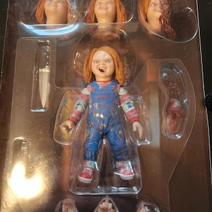 Classic Child&#39;s Play Chucky figure mint in beat up box