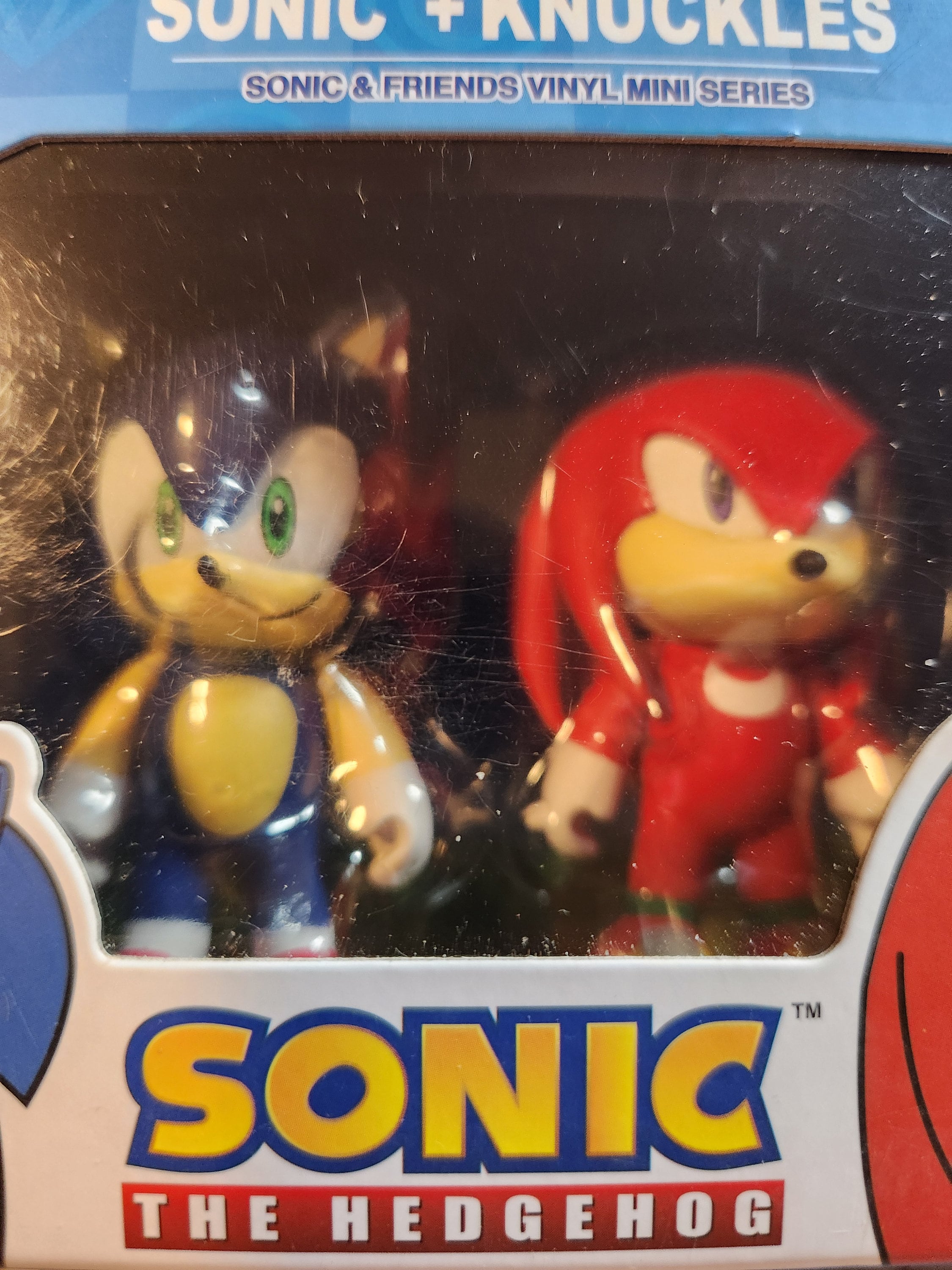 Knuckles plush Italia