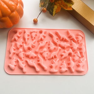 Dinosaur Silicone Mold: Cake, Chocolate, Ice Cubes