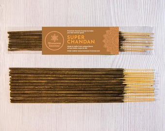 Super Chandan Sandelholz Räucherstäbchen, Handgerolltes indisches Masala Agarbatti, holzige würzige Räucherstäbchen, Meditations-Reinigungsgeschenk 15g