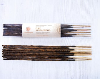 Incienso premium de sándalo puro - Sándalo Mysore orgánico natural, enrollado a mano, para meditación, yoga, aromaterapia y relajación, 15 g