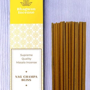 Nag Champa Bliss Incense Sticks - Pure Natural Agarbatti by Bhagwan Incense, Smooth Creamy Aroma for Yoga, SPA, Aromatherapy, Relaxation 15g