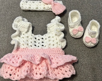 Newborn baby crotchet outfit, baby romper , cute crocheted baby dress , crocheted baby set, baby shower gift