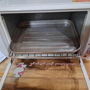 Hello Kitty Toaster Oven image 3