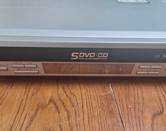 Kawasaki 5-disc dvd/cd-wisselaar SVP500, volledig getest, werkt uitstekend.  Geen afstandsbediening.
