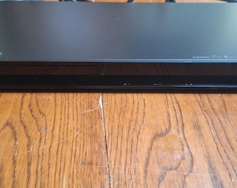 Reproductor de Blu-ray/DVD Sony BDP-BX37, totalmente probado y en perfecto funcionamiento. No incluye mando a distancia.
