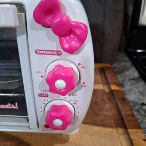 Hello Kitty Toaster Oven image 9