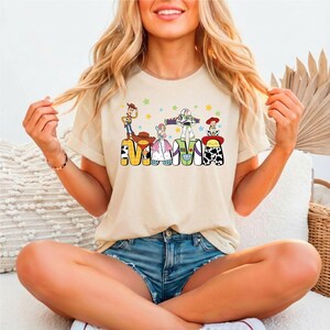 Toy Story mamma-tröja, Disney Toy Story-tröja, Disney mamma-tröja, WDW familjesemester-tröja, mors dag-tröja, Pixar Toy Story-tröja, mammapresent-tröja bild 2