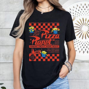 Camiseta de juguete de Pizza Planet, camiseta retro de pizza, camiseta vintage de comida, camiseta de Toy Land, camiseta para viaje familiar, sudadera con capucha de comida de dibujos animados, camiseta de vacaciones en California imagen 3