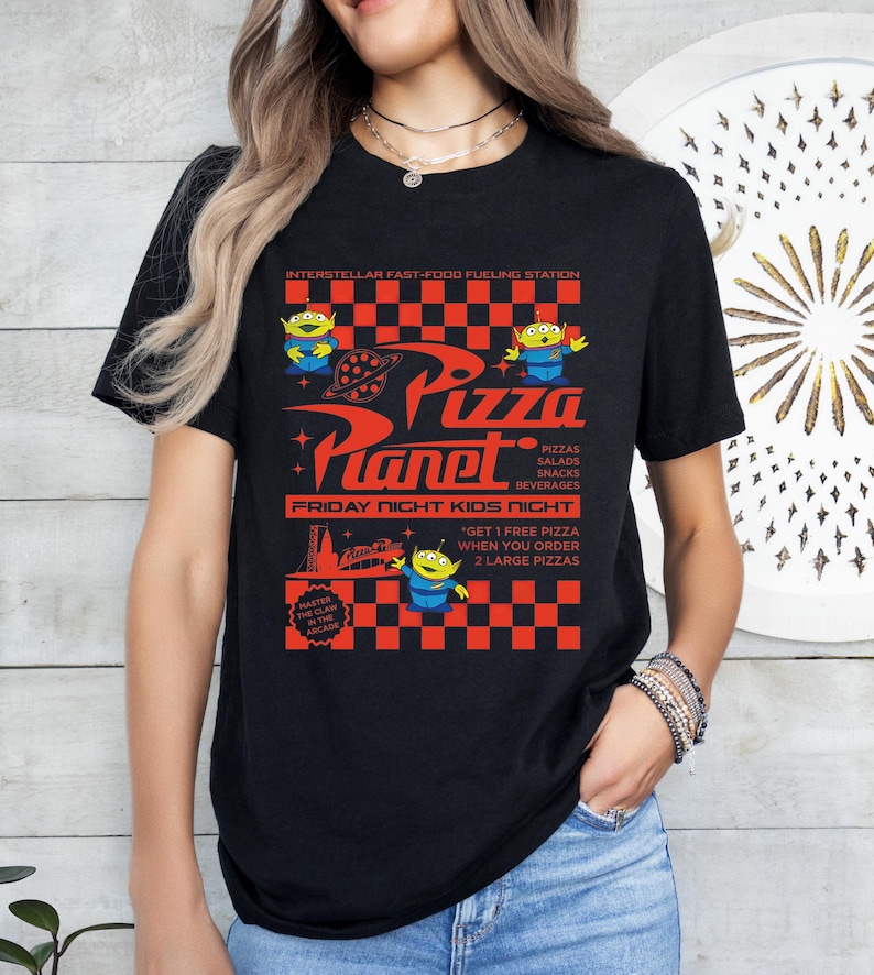 Camiseta de juguete de Pizza Planet, camiseta retro de pizza, camiseta vintage de comida, camiseta de Toy Land, camiseta para viaje familiar, sudadera con capucha de comida de dibujos animados, camiseta de vacaciones en California imagen 3