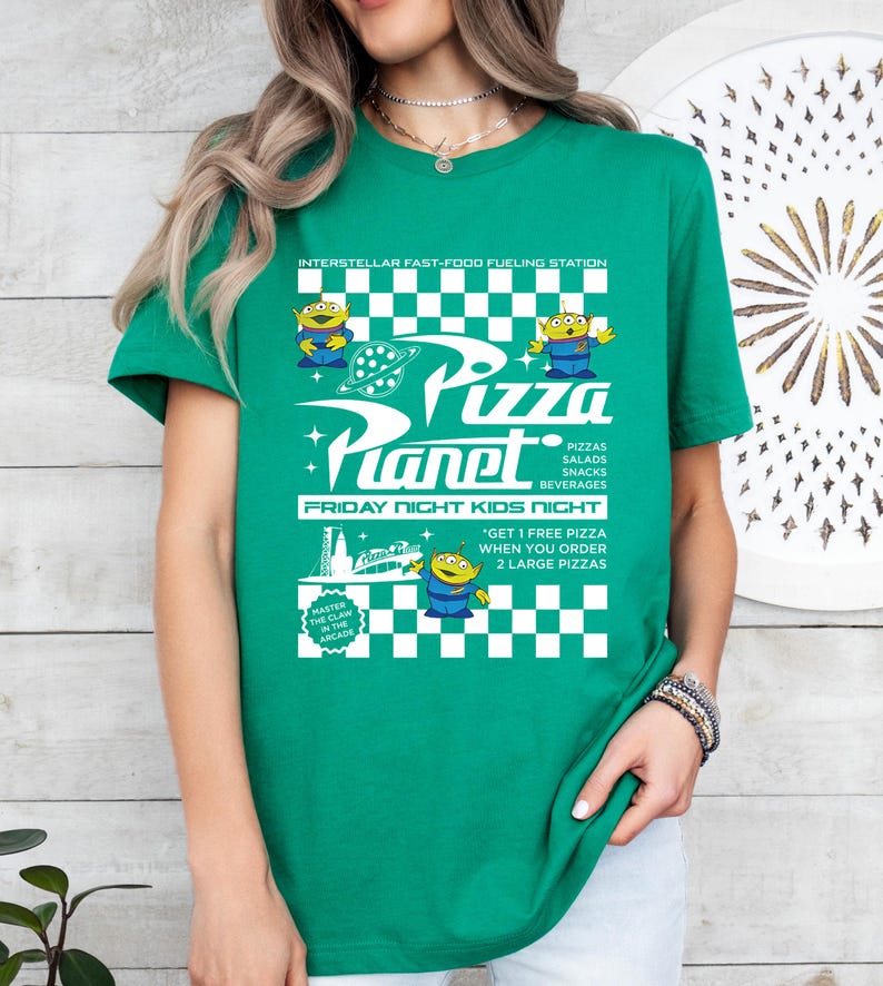 Camiseta de juguete de Pizza Planet, camiseta retro de pizza, camiseta vintage de comida, camiseta de Toy Land, camiseta para viaje familiar, sudadera con capucha de comida de dibujos animados, camiseta de vacaciones en California imagen 4