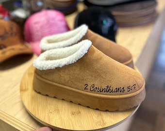 Walk By Faith Slippers – 2 Corinthians 5:7 Bible Verse Shoes – Christian Slippers for Women – Scripture Gift – Cozy Faith-Based Custom Gift