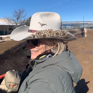 Chapeau de cowboy en laine brûlé à la main personnalisé