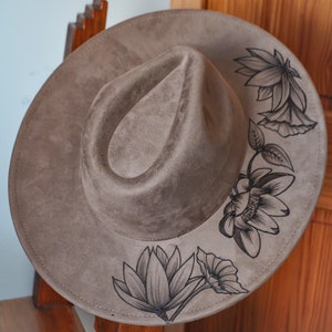 Suede grote Fedora-hoed met dakrand, klaar voor handbranden en ander maatwerk