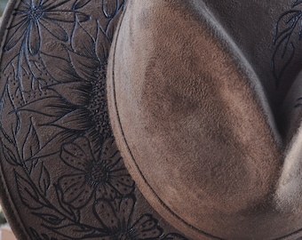 Sombrero de gamuza quemado a mano personalizado / Fedora floral artesanal / Diseño único de flores silvestres
