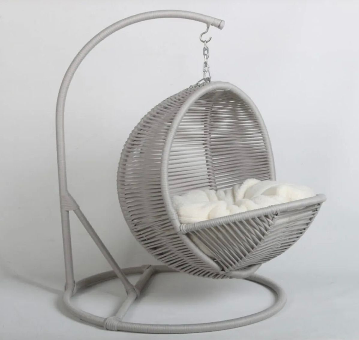 Egg swing for dogs hotsell