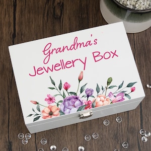 Personalized Wooden Jewellery Box: Vintage Watercolor Floral Design