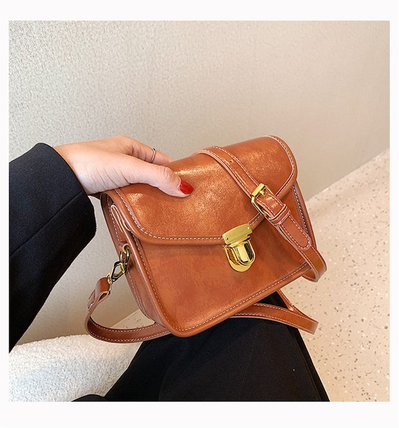 Mini Ledertasche, Leder Umhängetasche, Crossbody Tasche, einfarbige Tasche, Handytasche, PU-Ledertasche, Vintage quadratische Tasche, minimalistische Tasche. Bild 4