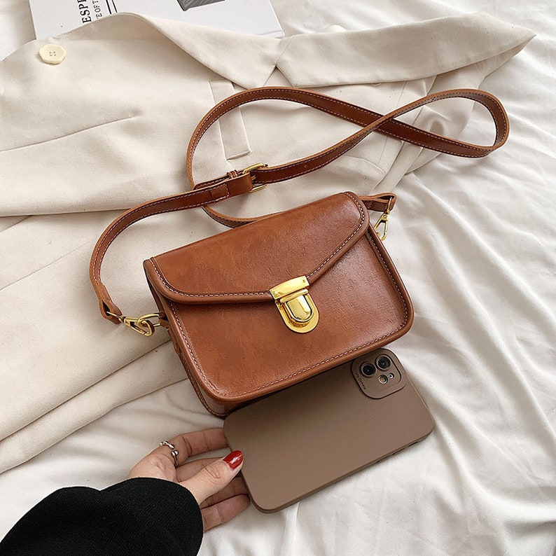 Mini leren tas, leren schoudertas, Crossbody tas, effen kleur tas, telefoontas, PU lederen tas, vintage vierkante tas, minimalistische tas. afbeelding 9