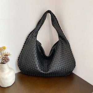 Sac hobo Sac à bandoulière tissé avec noeuds de luxe Grand sac en cuir pour elle Sac haut de gamme en cuir végétalien Grand sac à bandoulière en cuir entrelacé Black