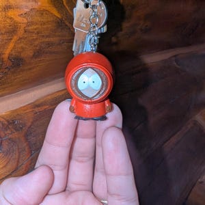 Llavero personalizado, Kenny McCormick, South Park, humor, dibujos animados, retro, idea de regalo, regalo original, regalo para estudiantes, divertido