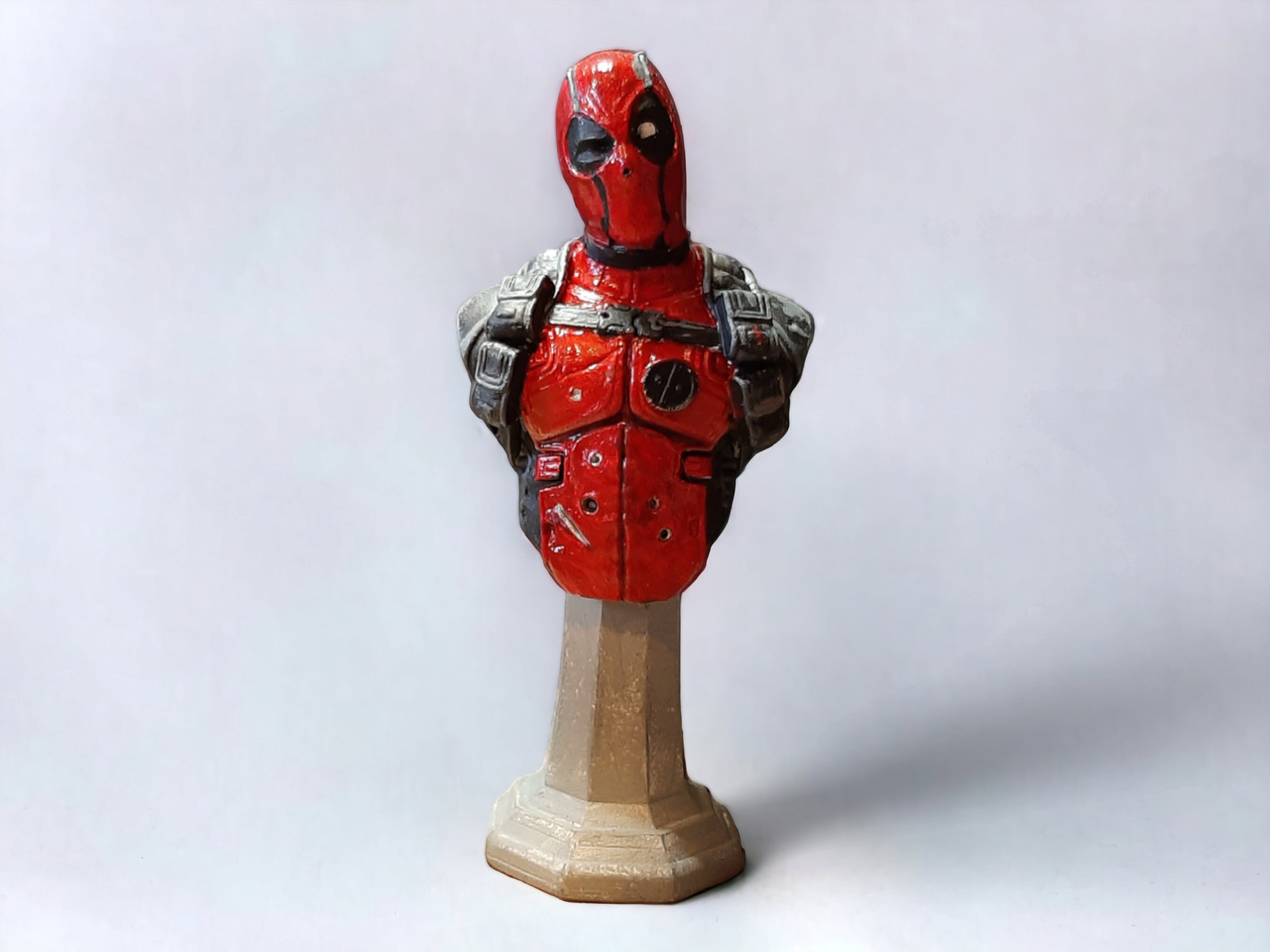 Figurine Deadpool imprimée avec imprimante à filament et peinte à