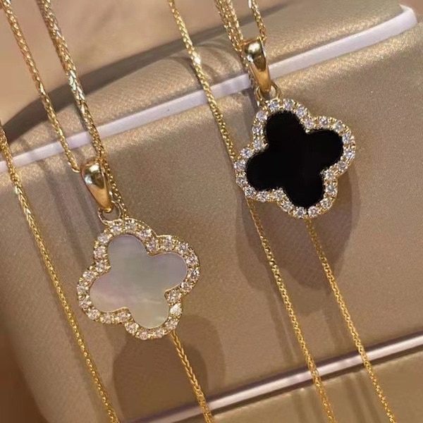 2 clover necklaces set