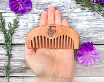 Personalised Peach Wood Birthing Comb: Floral Initial Labor Aid