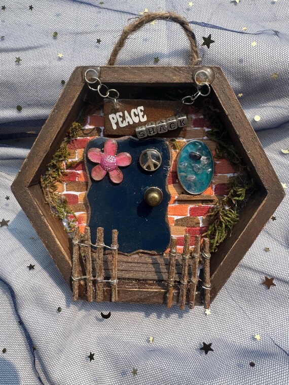 シャドーボックス 完成品「PEACE」 ヒッピー風ピースシャックドアシャドーボックス - Etsy 日本