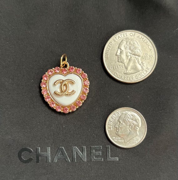 Authentic-Chanel button /pull charm. - image 6