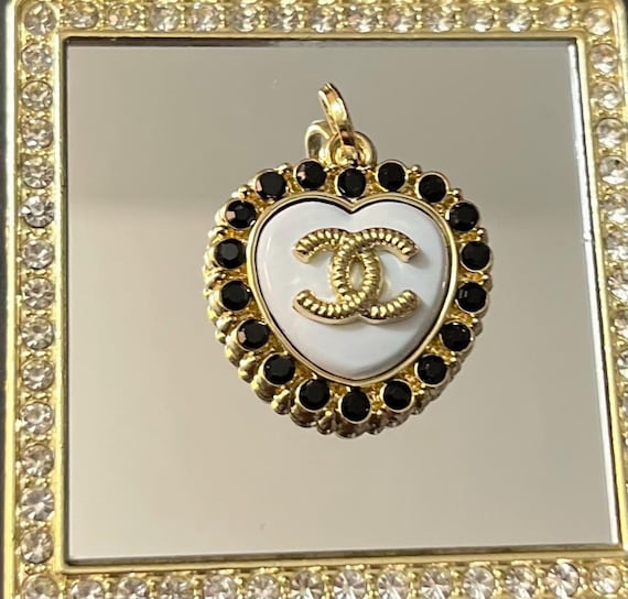 Beautiful - Authentic Chanel button/charm pendant. - image 1