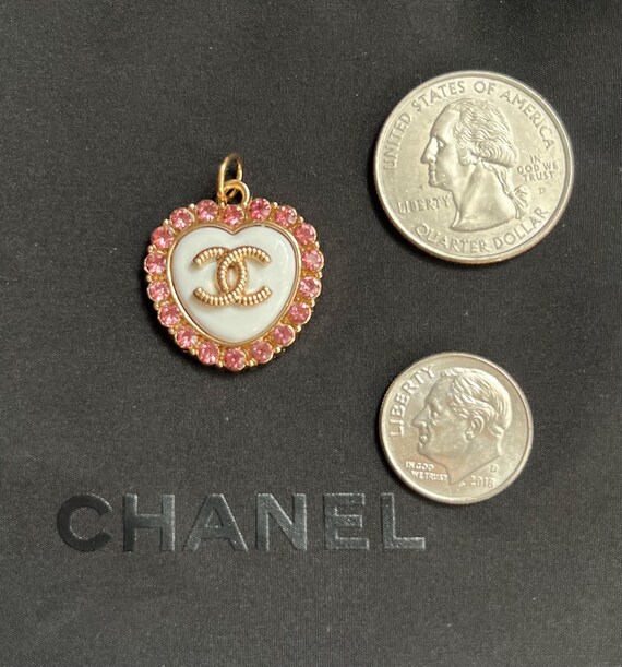 Authentic-Chanel button /pull charm. - image 4
