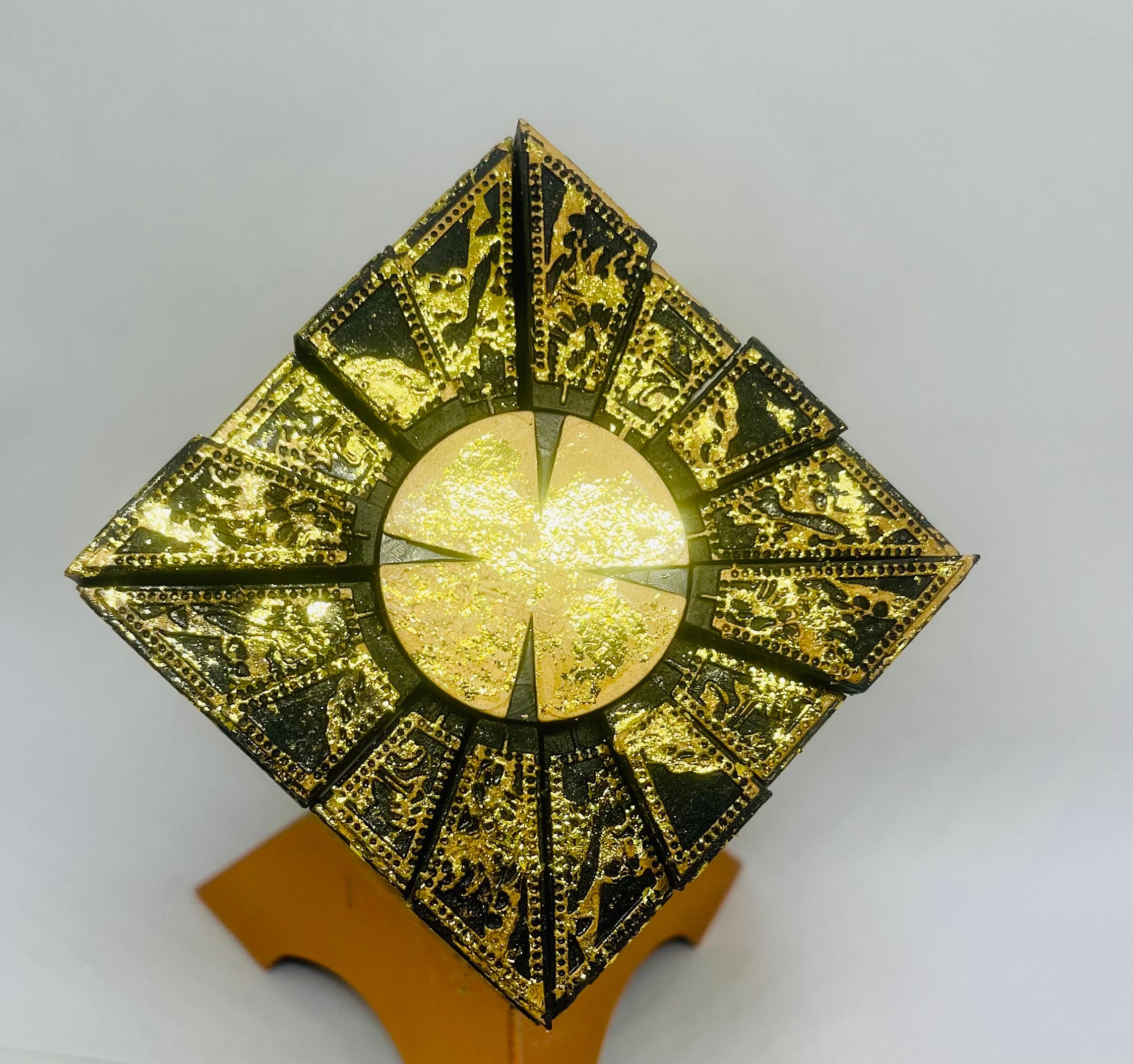 ヘルレイザー パズルボックス:映画小道具レプリカ(ギフト付き ヘルレイザー パズルボックス:映画小道具レプリカ(ギフト付き