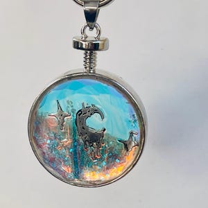 Glass Memorial locket - diamond shaker crystal pendant - Faceted Round Glass Locket for Relics, Mementos, Keepsakes, or Photos