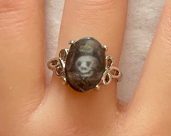 Victorian Memento Mori Skull Ring: Antique Style Mourning Jewelry
