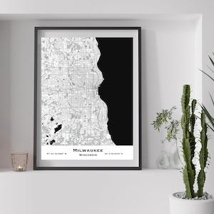 Mapa personalizado de Milwaukee. O mapa digital de Milwaukee está pronto para baixar, imprimir, emoldurar e pendurar na parede. Decore a parede da sua casa
