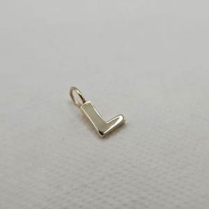 Kleiner zierlicher 9 Karat Gelbgold Anfangsbuchstabe L Charm Anhänger