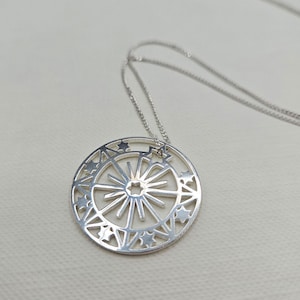 Sterling Silber Sun & Stars Lange Medaillon Halskette