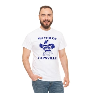 Mayor of Yapsville Shirt, Unisex T-Shirt, Meme T-Shirt, lustiges T-Shirt, Vintage Zeichnung T-Shirt, Waschbär-Shirt, Tier-Shirt, sarkastisches T-Shirt Bild 5