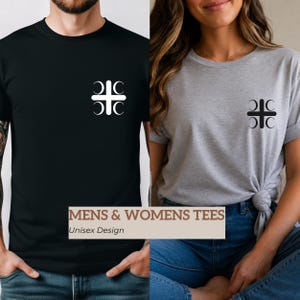 Puede incluir: Una camiseta negra con un símbolo de cruz y lunas blancas en el pecho y una camiseta gris con un símbolo de cruz y lunas negras en el pecho. Las camisetas presentan un diseño de manga corta con cuello redondo y se muestran como tops unisex.