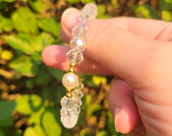 Crystal & Glass Pearl Clasped Bracelet
