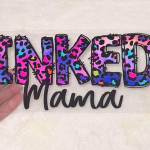 UV DTF Inked Mama Mommy mom guepardo tie dye 16 oz Cup Wrap / Listo para aplicar / No requiere calor / Resistente al agua #61 imagen 1