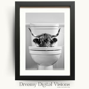Funny Highland Cow Toilet Print, Humorous Toilet Art, Toilet Wall Art, Funny Farmhouse Decor, Animal Toilet Wall Art, Funny WC Sign