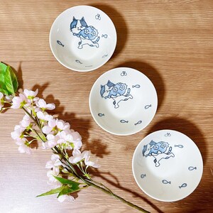 3 Pieces，Whimsical Japanese Mino Ware Ceramic Cat Bowls Bundle, Artistic Kitty Bowls Collection,Perfect for Serving Salads,Snacks & Desserts