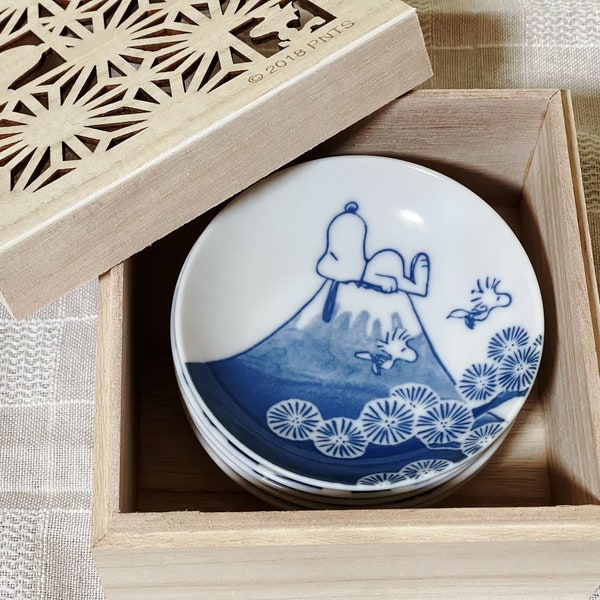 5 Piece, Snoopy Japan Indigo Square Appetizer Plates Peanuts Charlie Brown Mt.Fuji The Great Wave Rare Collectable Tapas Tableware Giftbox